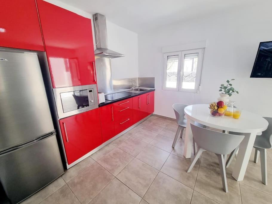 Pequeno Bungalow Firt Line Of The Sea Коста-Тегисе Экстерьер фото