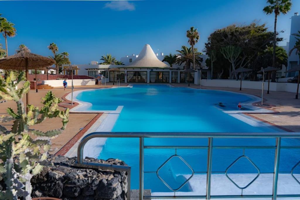 Pequeno Bungalow Firt Line Of The Sea Коста-Тегисе Экстерьер фото
