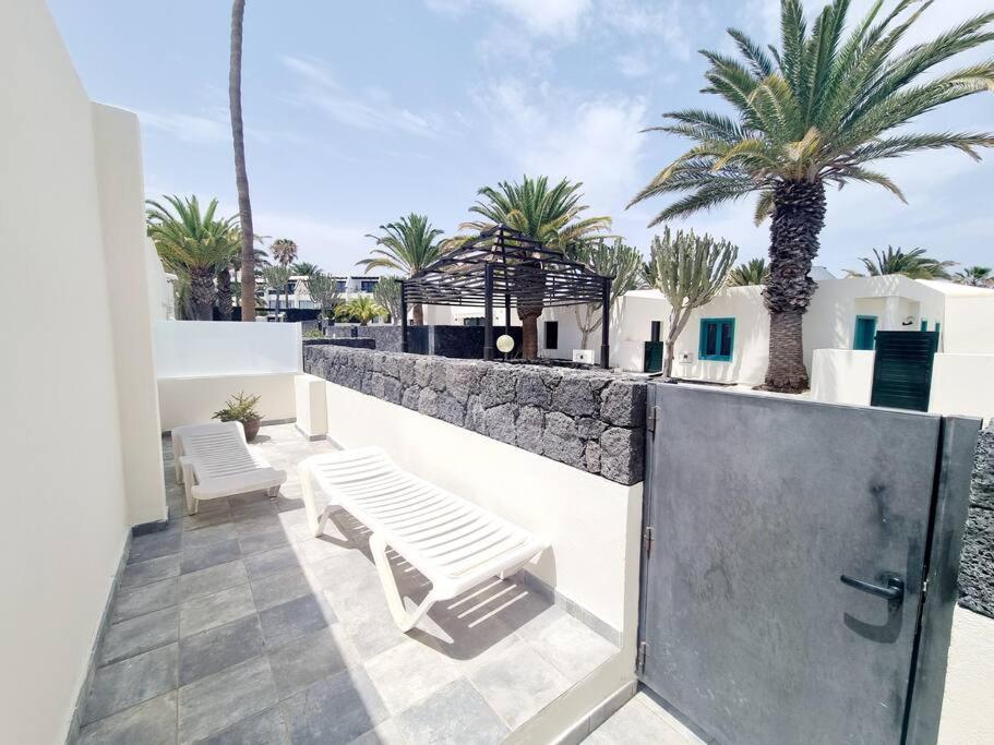 Pequeno Bungalow Firt Line Of The Sea Коста-Тегисе Экстерьер фото